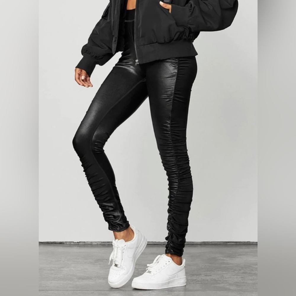 Alo High-Waist Cinched Legging - Black Shine brand new with tags!